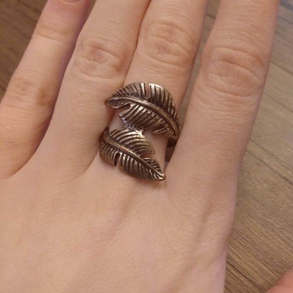 Silver leaf ring size 6‎